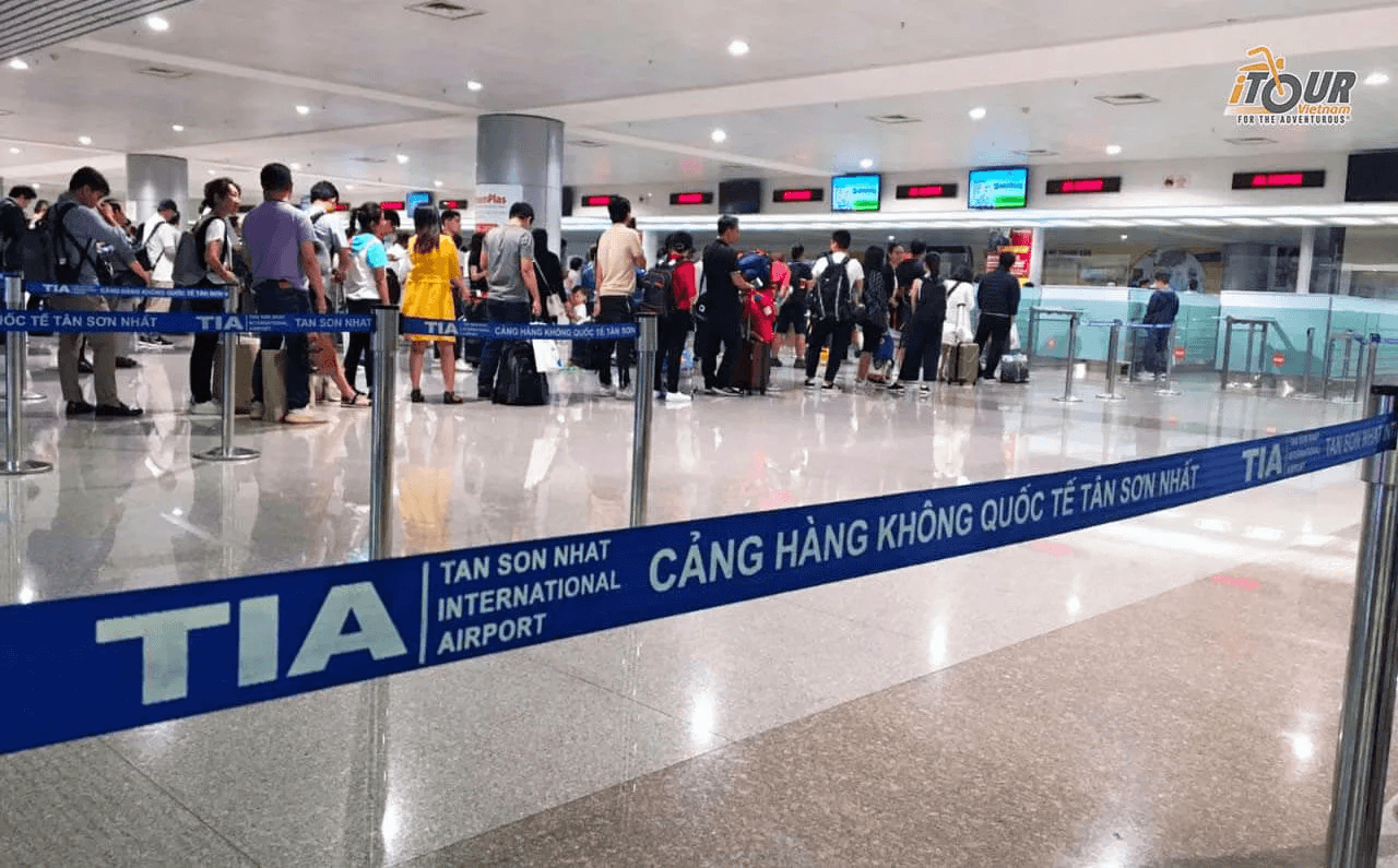 Tan Son Nhat International Airport immigration hall showing typical queue lengths