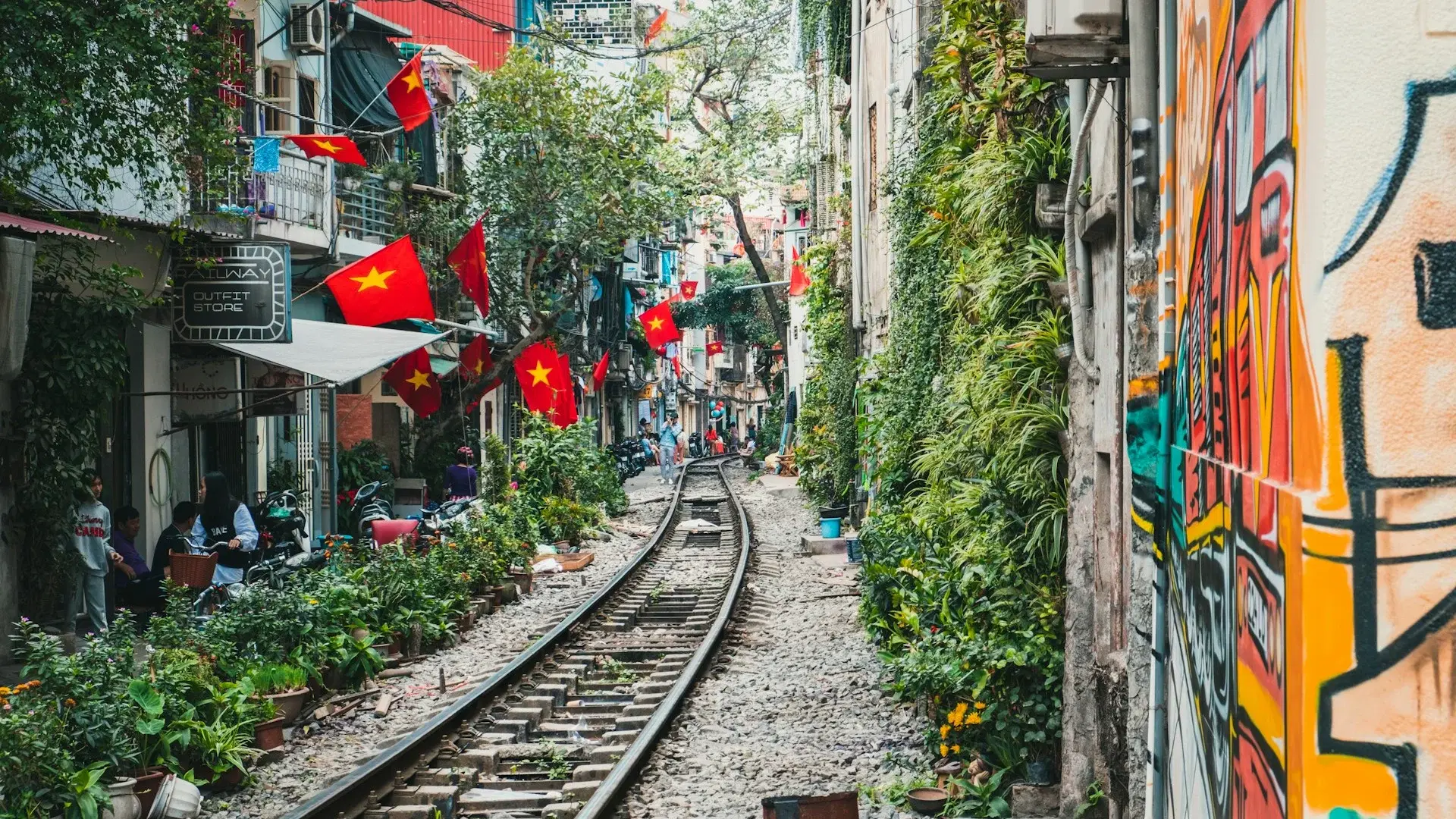 rail road in Hanoi