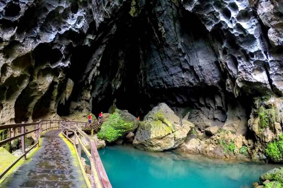 Dark Cave, Quang Binh, Vietnam