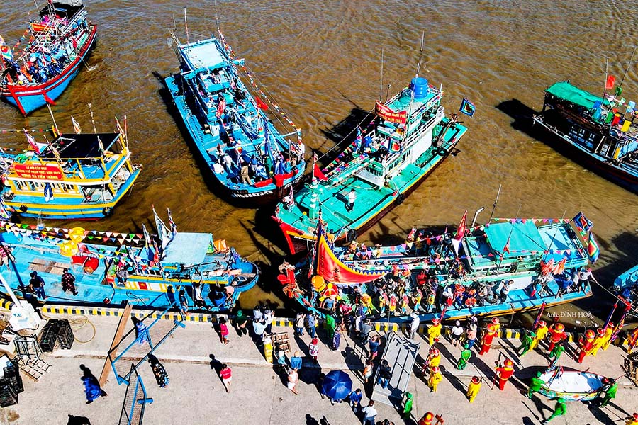 Whale Worshiping Festival